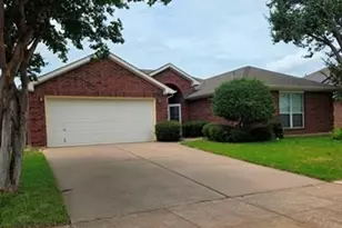 307 Dimes St, Arlington, TX 76002 - Photo 1