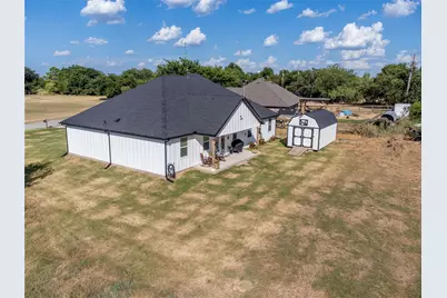 209 Lanai Drive, Runaway Bay, TX 76426 - Photo 4