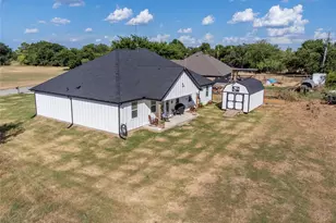 209 Lanai Dr, Runaway Bay, TX 76426 - Photo 4