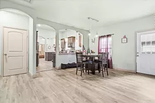 206 N Wood St, Cleburne, TX 76033 - Photo 10