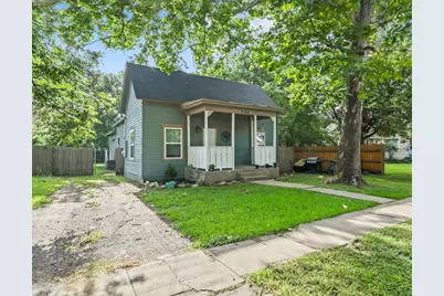 206 N Wood Street, Cleburne, TX 76033 - Photo 2