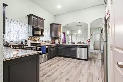 206 N Wood Street, Cleburne, TX 76033 - Photo 6