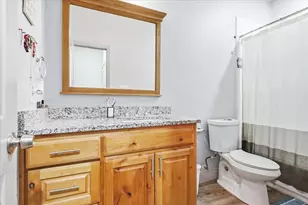 206 N Wood St, Cleburne, TX 76033 - Photo 16