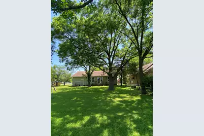 516 S McKinney Street, Mexia, TX 76667 - Photo 8