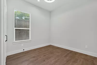 3210 Carpenter Avenue, Dallas, TX 75215 - Photo 36