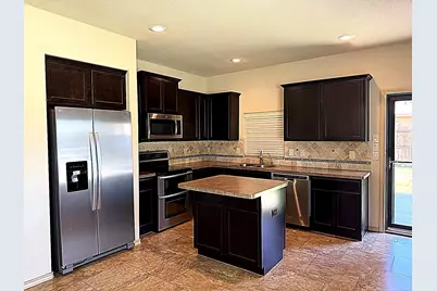 1800 Potrillo Lane, Fort Worth, TX 76131 - Photo 16