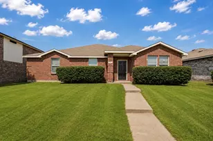 3015 Goldenrod Dr, Lancaster, TX 75134 - Photo 1