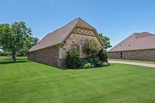 6100 Browning Ct, Granbury, TX 76049 - Photo 2