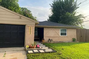2135 Brookshire St, Arlington, TX 76010 - Photo 2