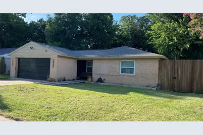 2135 Brookshire Street, Arlington, TX 76010 - Photo 1