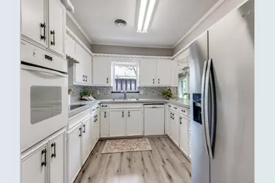 712 Joanna Drive, Hurst, TX 76053 - Photo 6