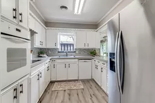 712 Joanna Dr, Hurst, TX 76053 - Photo 6