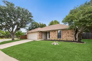6308 Hunters Glen Dr, Watauga, TX 76148 - Photo 2