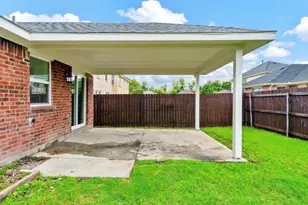911 Hems Ln, Arlington, TX 76001 - Photo 10