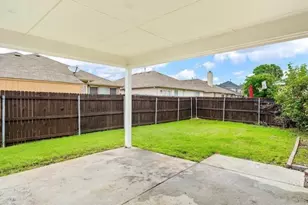 911 Hems Ln, Arlington, TX 76001 - Photo 12