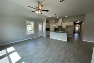 1019 E Hattie St, Fort Worth, TX 76104 - Photo 6
