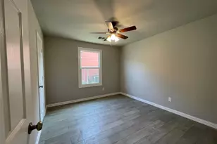 1019 E Hattie St, Fort Worth, TX 76104 - Photo 22