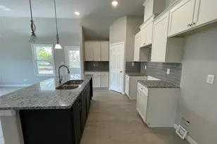1019 E Hattie St, Fort Worth, TX 76104 - Photo 12