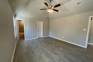 1019 E Hattie St, Fort Worth, TX 76104 - Photo 20