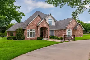 1917 Woodland Hills Ln, Weatherford, TX 76087 - Photo 2