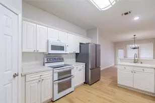 1803 Fern Ct, Grapevine, TX 76051 - Photo 10