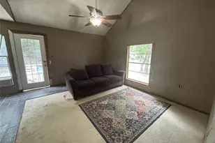 3916 Hidden Lake Ct, Alvarado, TX 76009 - Photo 4