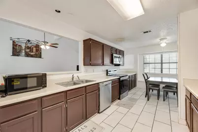 1613 Kingspoint Drive, Carrollton, TX 75007 - Photo 4