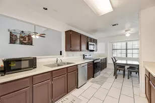 1613 Kingspoint Dr, Carrollton, TX 75007 - Photo 4