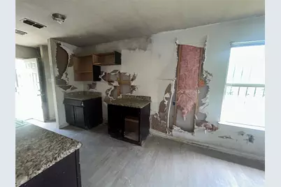 1504 Avenue D, Fort Worth, TX 76104 - Photo 8