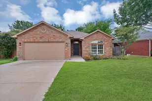 10513 Fossil Hill Dr, Fort Worth, TX 76131 - Photo 2
