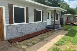 2117 N Hickory St, Sherman, TX 75092 - Photo 2