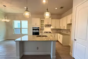 302 Julia Ln, Euless, TX 76040 - Photo 6