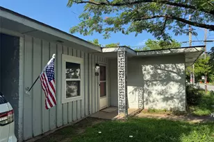 901 W Coffin St, Denison, TX 75020 - Photo 1