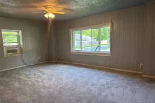 901 W Coffin St, Denison, TX 75020 - Photo 10