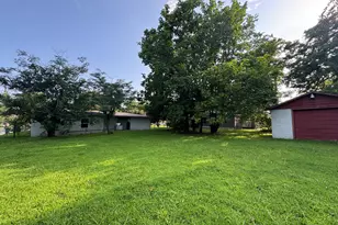 901 W Coffin St, Denison, TX 75020 - Photo 26