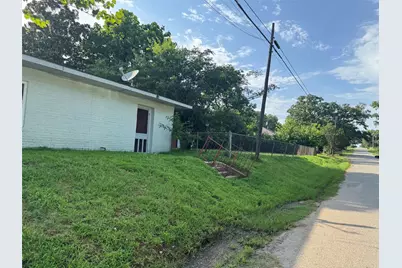 901 W Coffin Street, Denison, TX 75020 - Photo 24