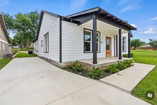 1310 Bessie St, Fort Worth, TX 76104 - Photo 2