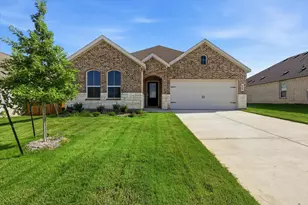 624 Mare Dr, Aubrey, TX 76227 - Photo 2