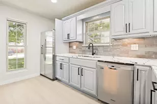 2302 Greenhill Dr, Carrollton, TX 75006 - Photo 8