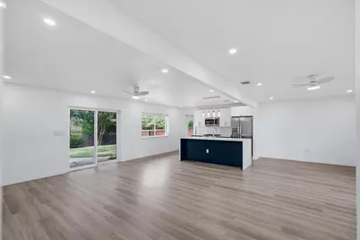 12607 Gaslite Circle, Farmers Branch, TX 75234 - Photo 4