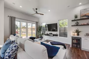 1802 Pueblo St, Dallas, TX 75212 - Photo 8