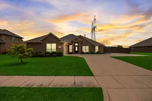 907 Hiddencreek Dr, Royse City, TX 75189 - Photo 2