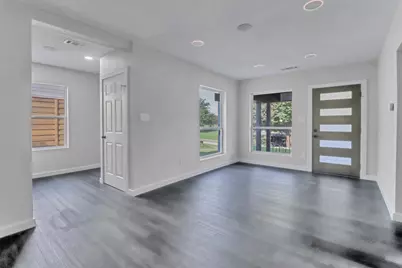 1310 Elmwood Boulevard, Dallas, TX 75224 - Photo 8