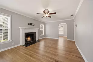 4424 Calmont Ave, Fort Worth, TX 76107 - Photo 4