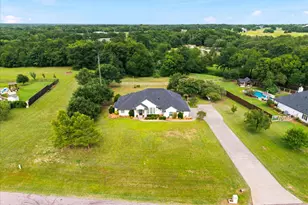 4069 Tracy Ln, Greenville, TX 75402 - Photo 2