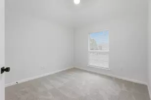 2715 Lake Country Dr, Grand Prairie, TX 75052 - Photo 26