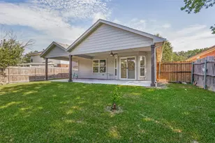 205 Weyland Dr, Grand Prairie, TX 75052 - Photo 24