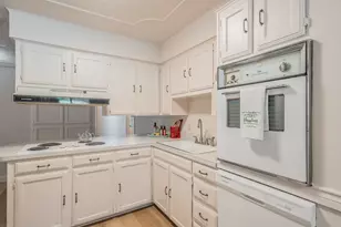 506 E Huitt Ln, Euless, TX 76040 - Photo 12