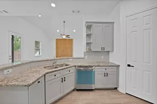 1008 20th St, Fort Worth, TX 76164 - Photo 18
