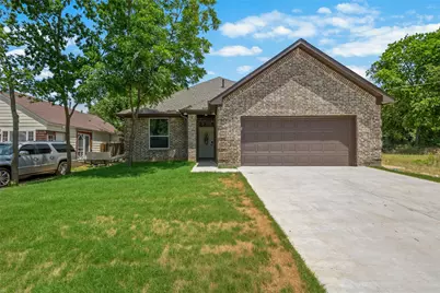 820 N Wood Street, Denton, TX 76209 - Photo 1